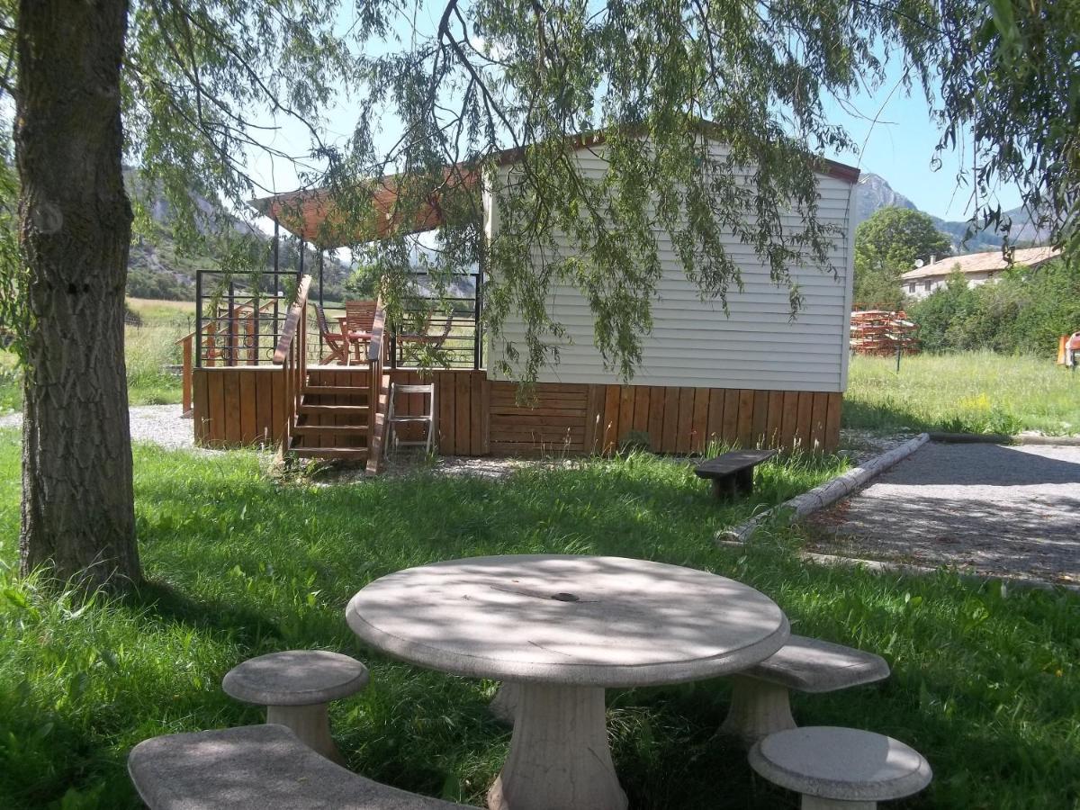 Bungalow Blieux Exterior photo